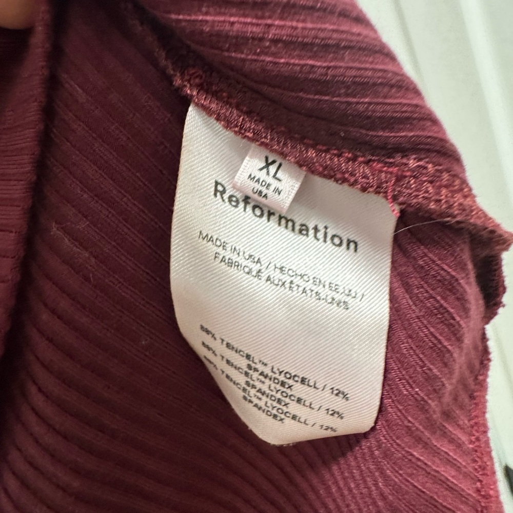 Reformation Burgundy Ribbed Short Sleeve Top - Picture 3 of 4